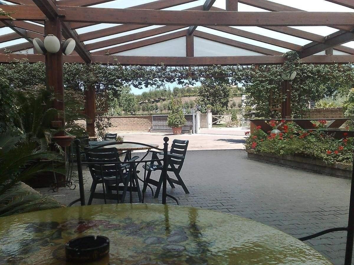 Colazione servita in giardino