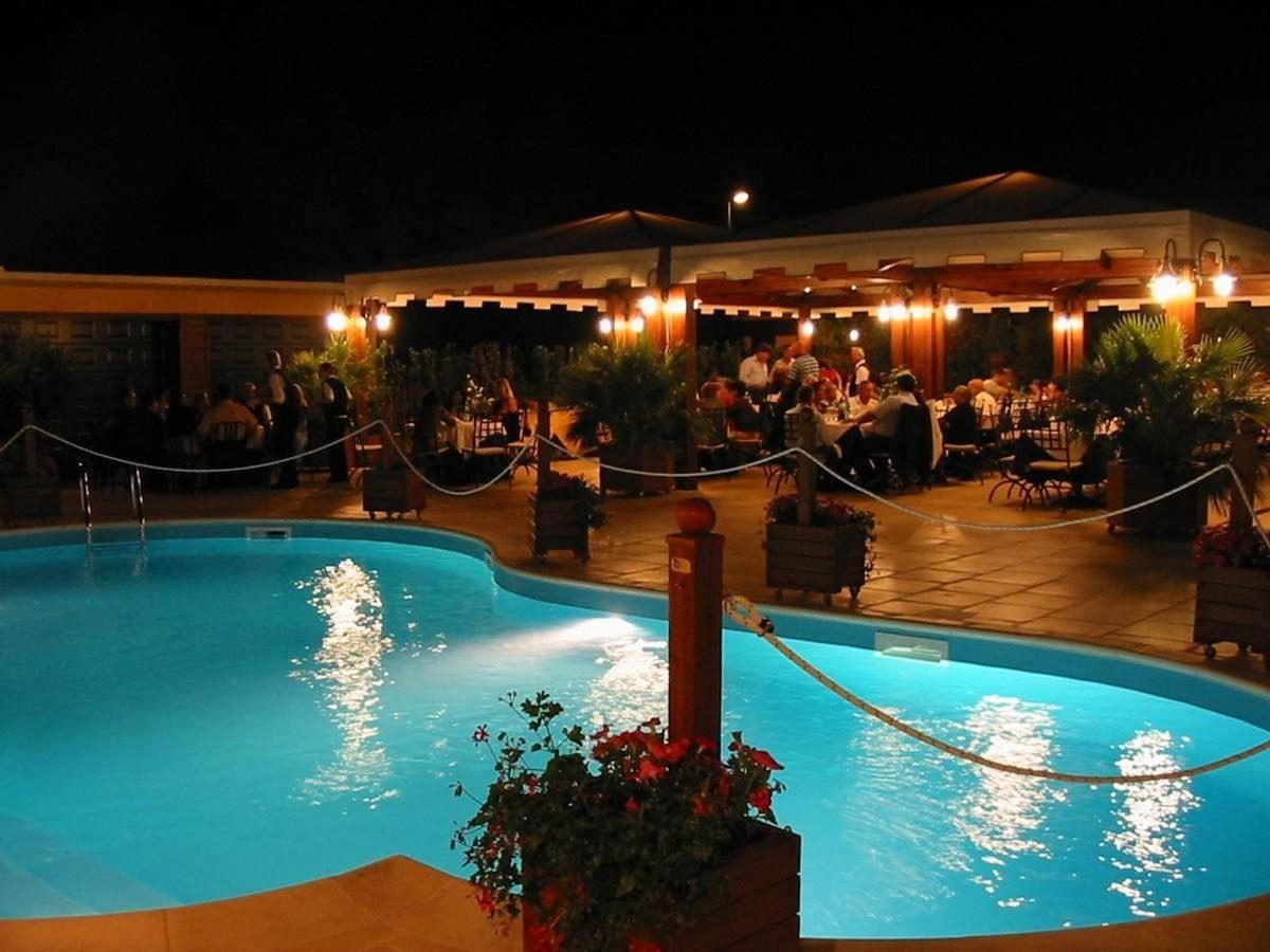 Tavoli in giardino