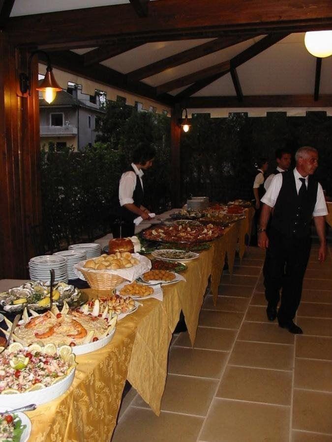 Tavolo apparecchiato